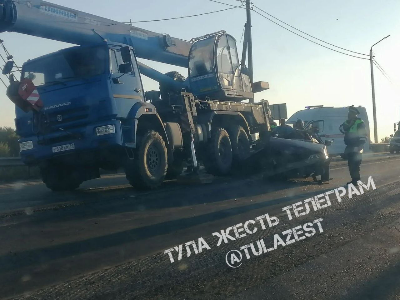 Фотография к публикации «Оказалось, что в ДТП с автокраном на Калужском шоссе погибли два человека»