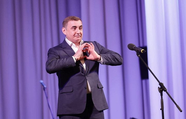 Фотография к публикации «Алексей Дюмин поздравил горожан с 880-летием Тулы»